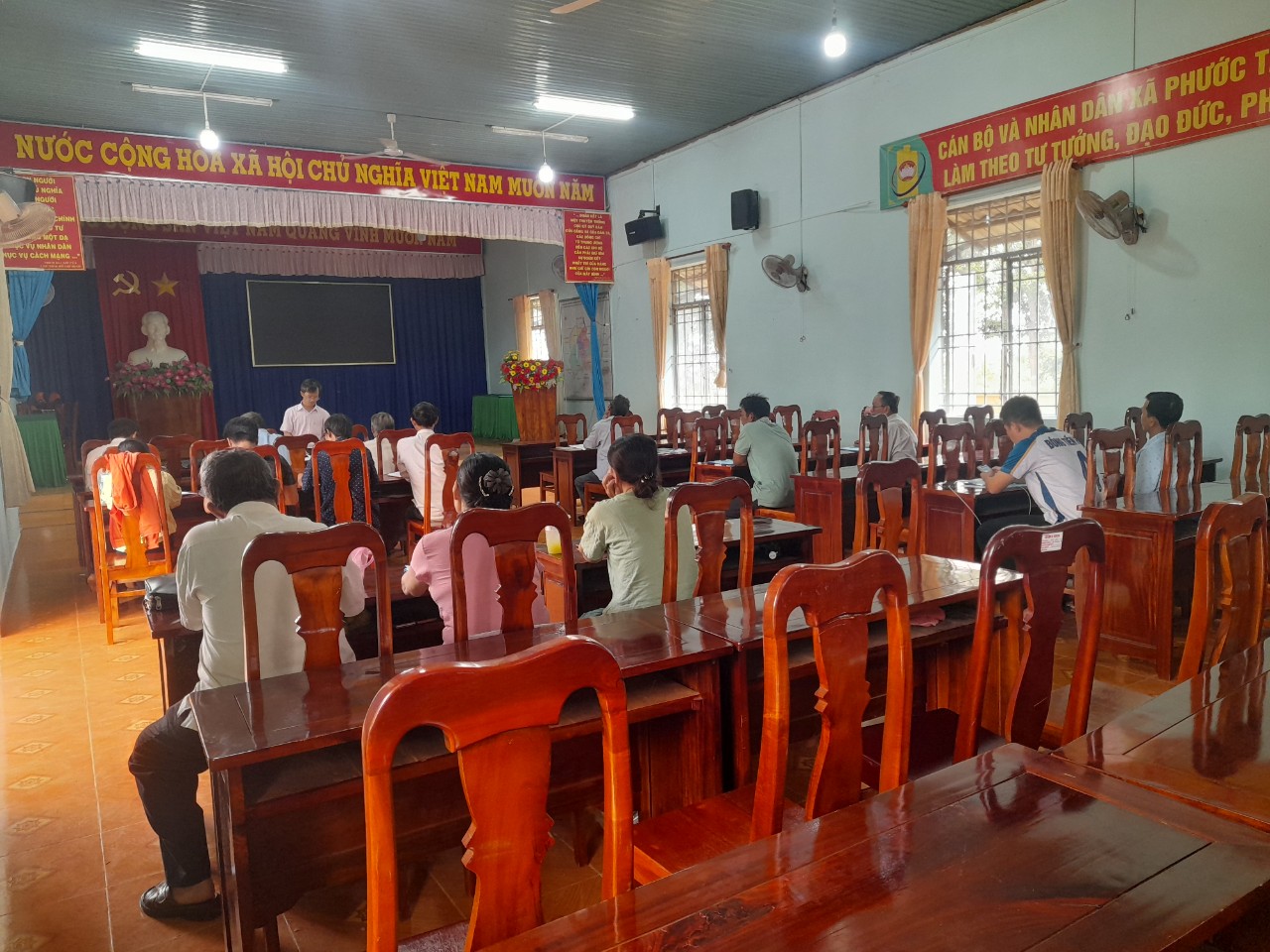 Ngân hàng Chính sách xã hội huyện Phú Riềng tập huấn nghiệp vụ tín dụng tại xã Phước Tân.